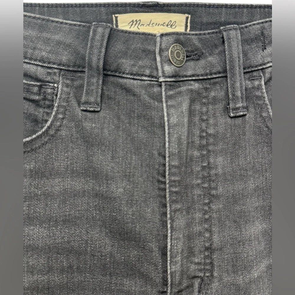 Madewell Curvy High-Rise Slim Straight Jeans in Richgrove wash